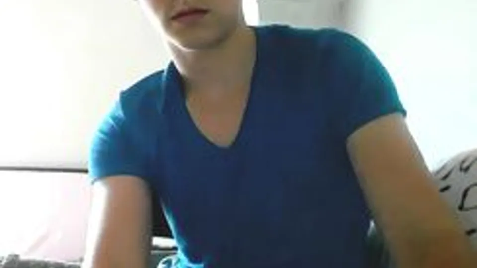Cute Twink Masturbates at Home