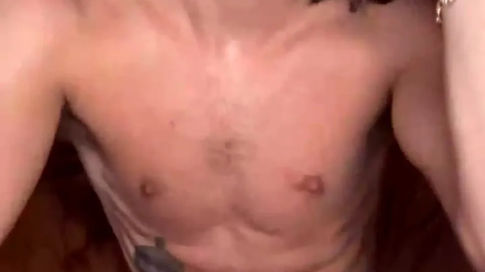 Very sexy twink, kinda like a modern day hippie type