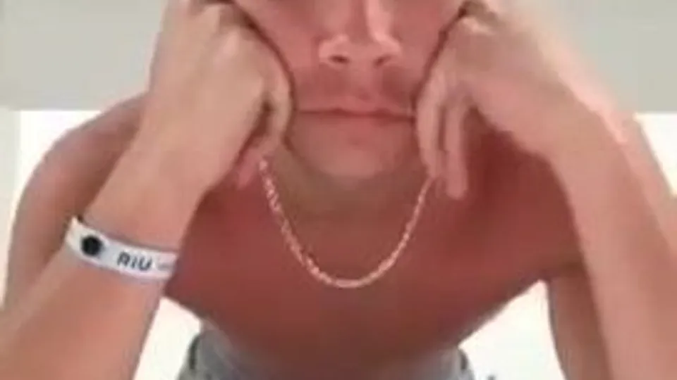 Gay Muscle Solo Cam Show