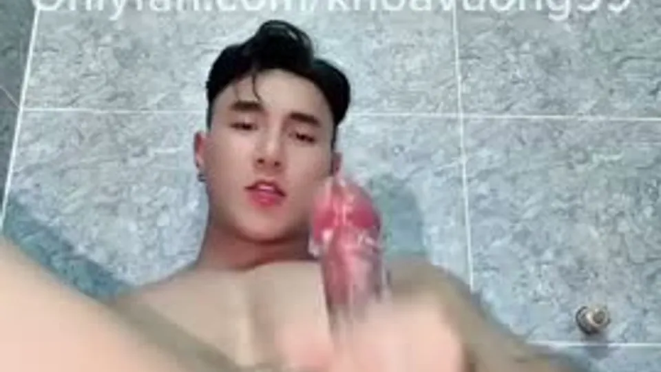 Vietnamese Handsome Jerks Off