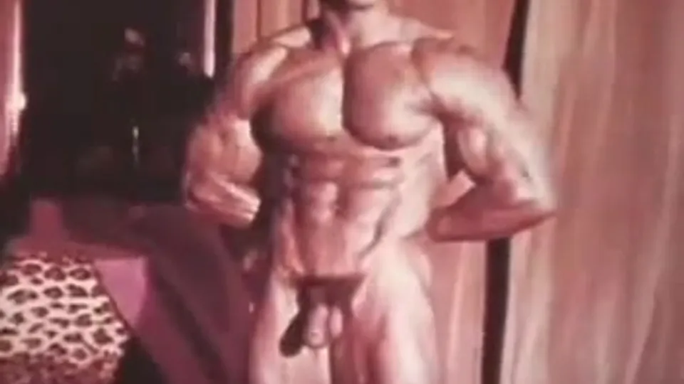 Vintage - muscle posing 12 - ThisVid.com