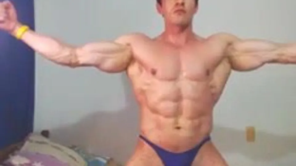 Waiting for his admirers - ThisVid.com