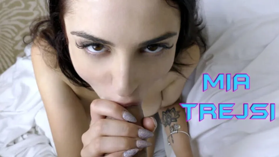 Mia Trejsi's Hotel Threesome