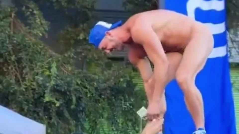 Walking through street naked at Folsom - ThisVid.com
