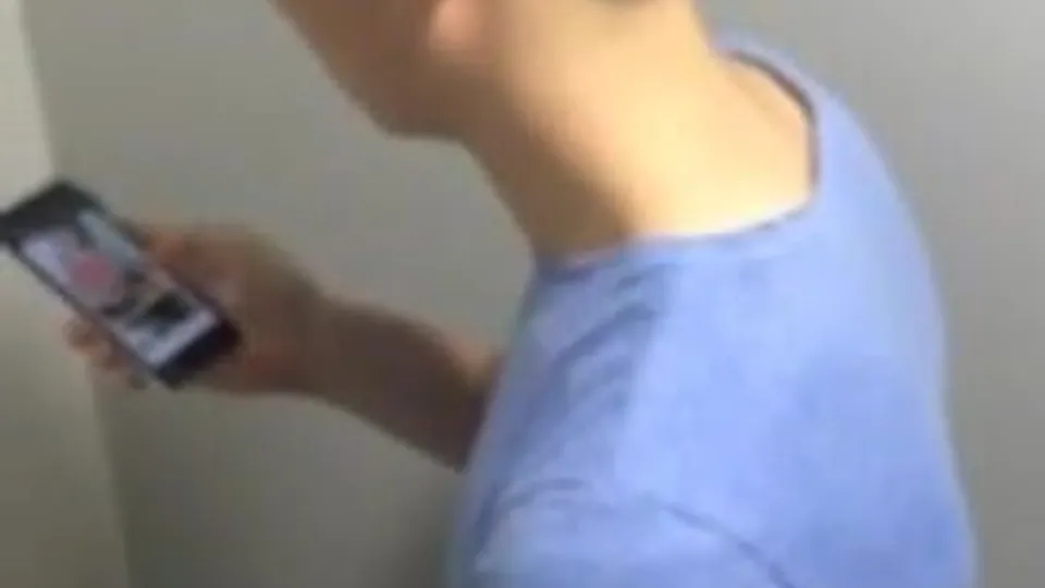 Wanking in toilet - video 12 - ThisVid.com