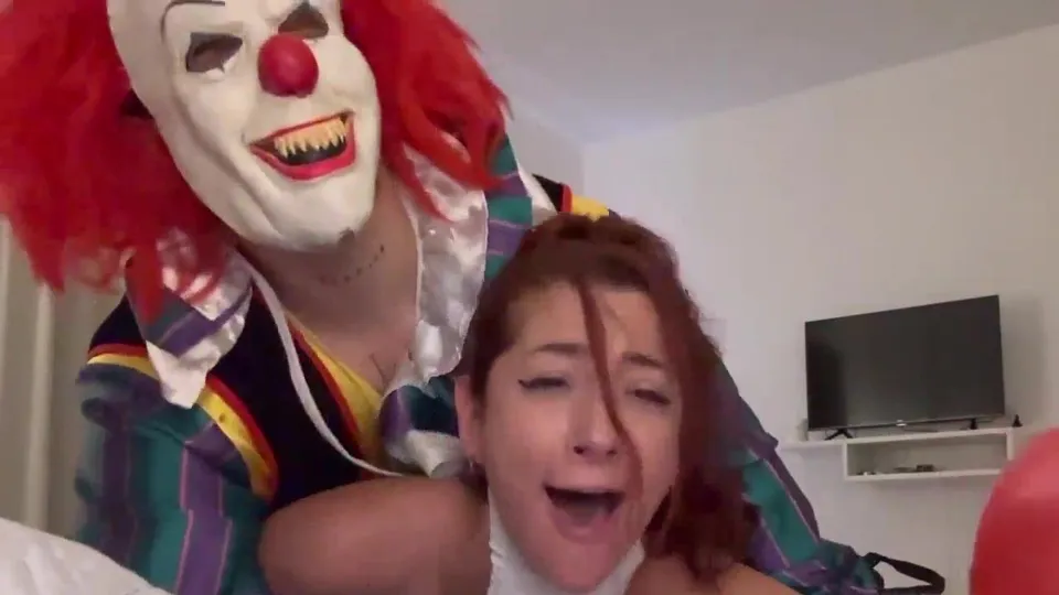 Watch Clown has sex with Argentina  - 2025