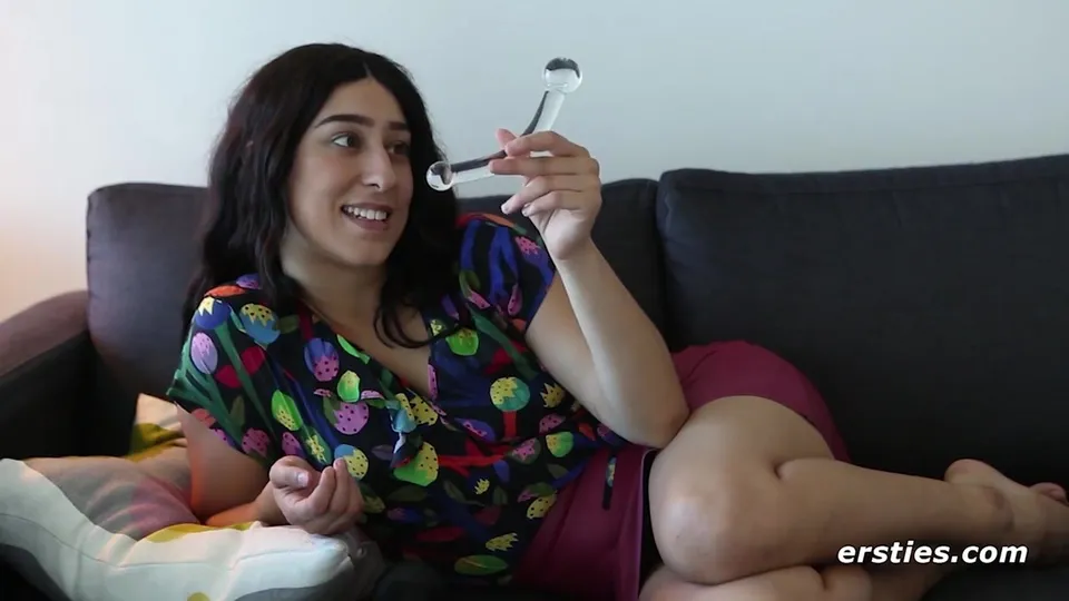 Watch Dark Haired Babe Teases Her Tight Bum  - 2024