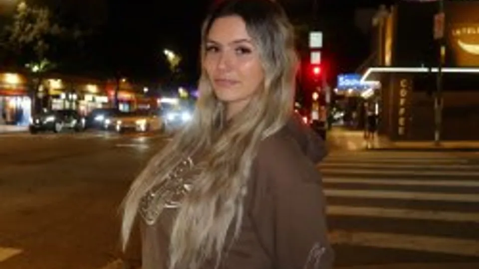 Tempting Tease in VR