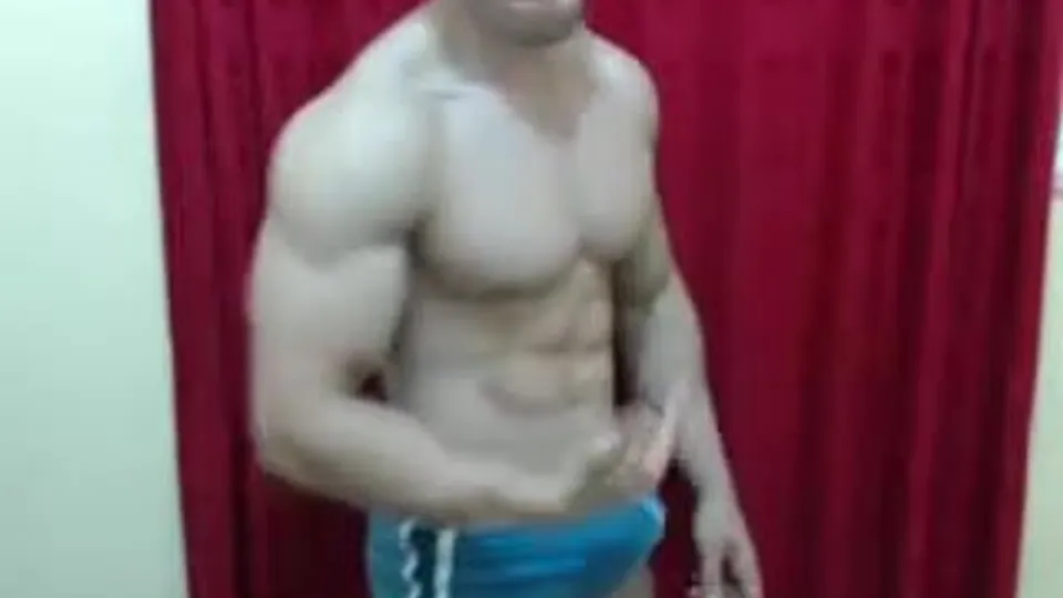 Webcam Flexing - ThisVid.com на русском