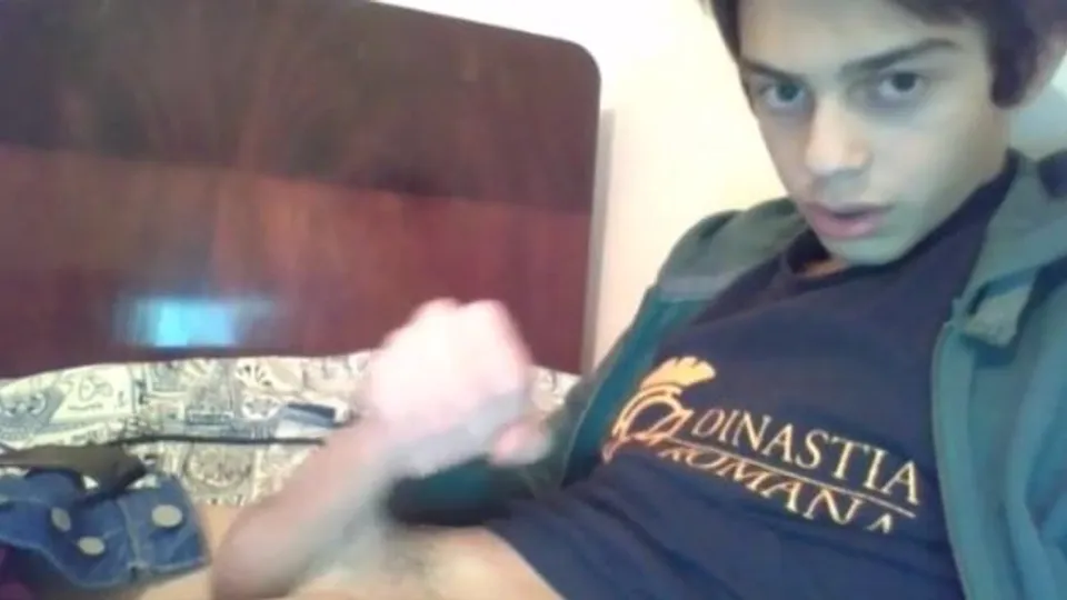 Webcam Twink Wanker Knocks One Out