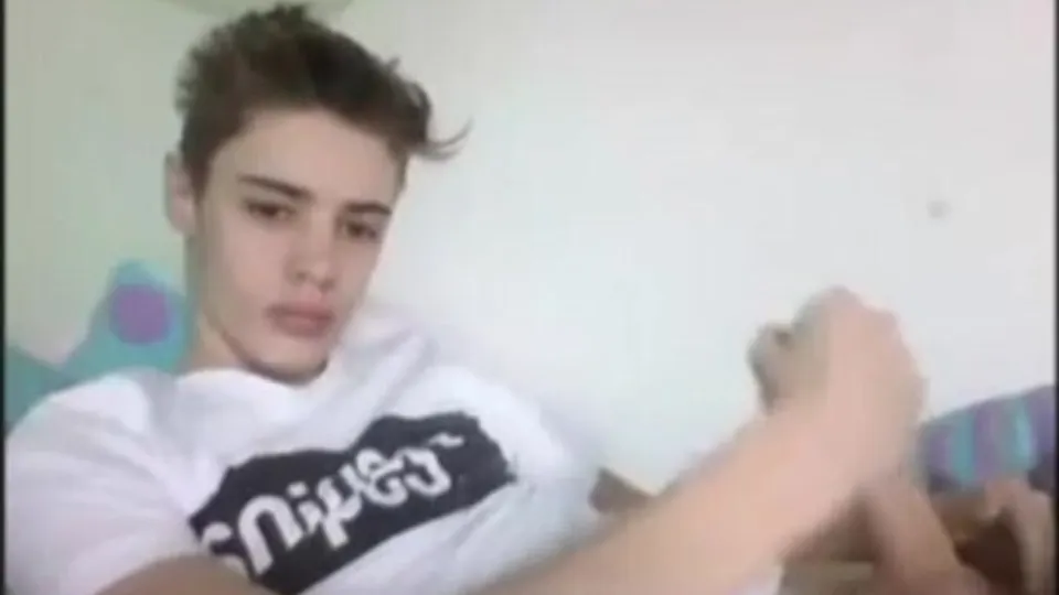 Webcam uncut cutie makes webshow