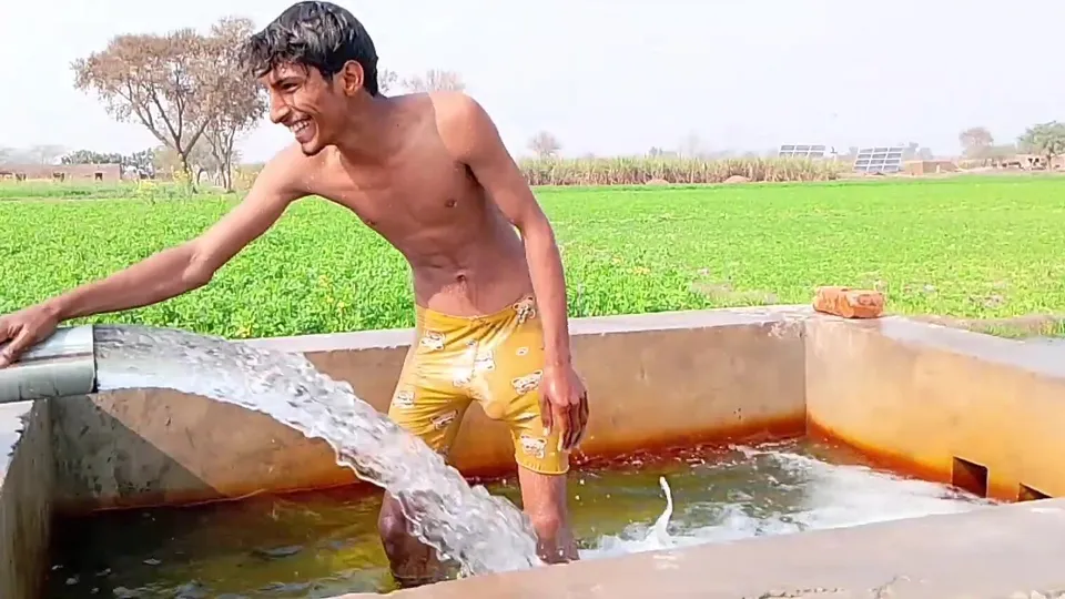 Wet bulges in Tubewell 3 - ThisVid.com