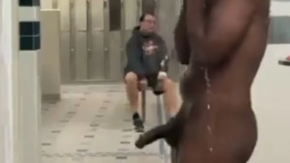 White man *WATCHES* Black man shower - ThisVid.com