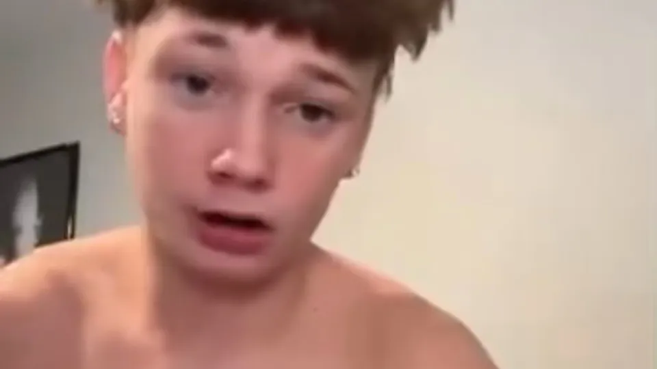 White YN spreads his ass for his homeboy - ThisVid.com