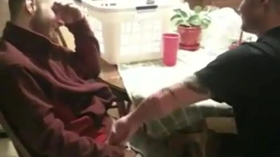 Wife records straight guy getting a bj from gay friend - ThisVid.com
