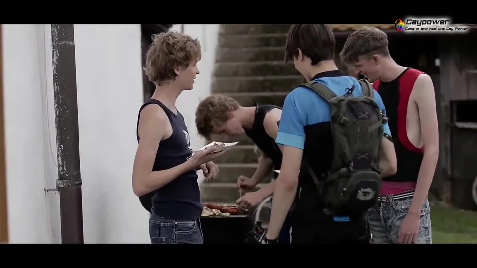 Twink Threesome in the Wild