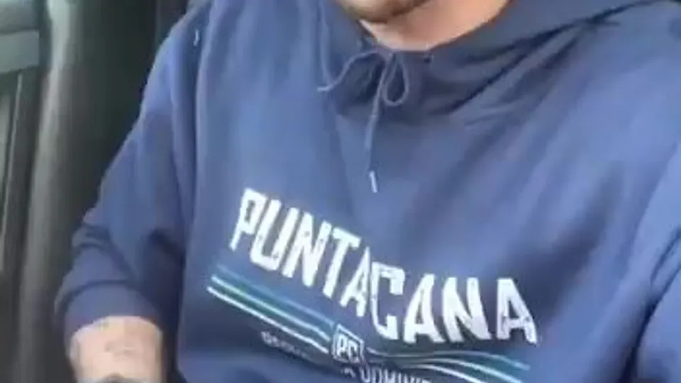 Wish I was giving him road head before he pulls over - ThisVid.com 中文