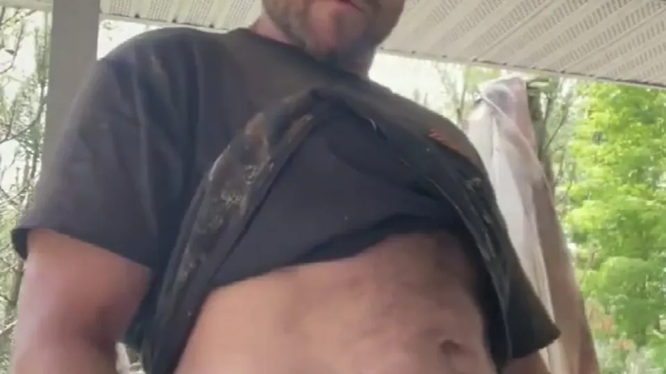 Worker show hard big dick - ThisVid.com