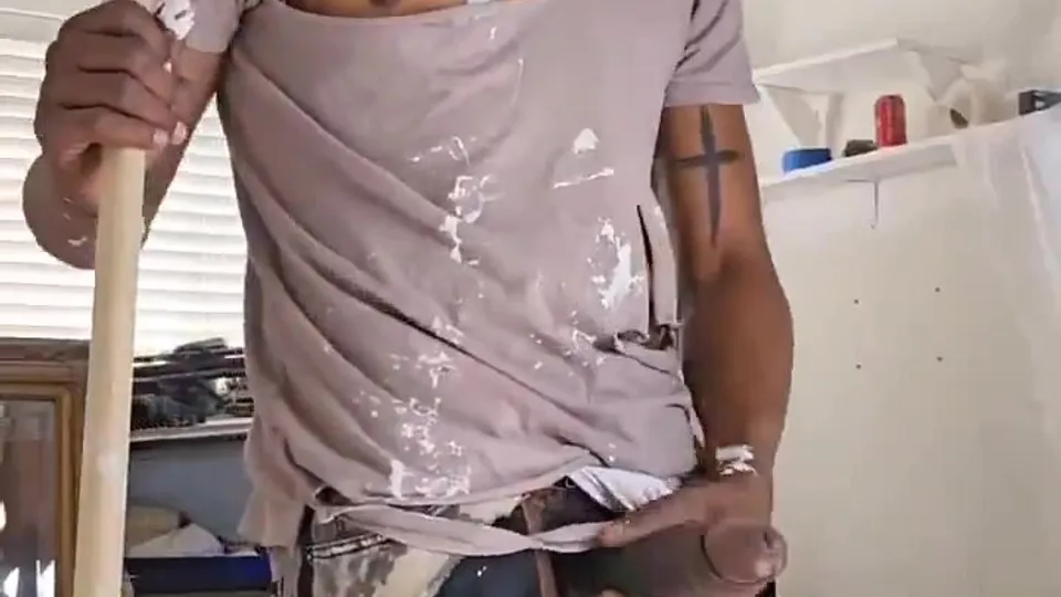 Worker showing off his big dick! - ThisVid.com 中文