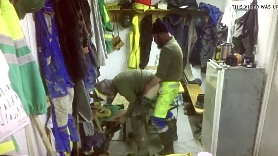 Workers Caught Fucking In Locker Room - ThisVid.com