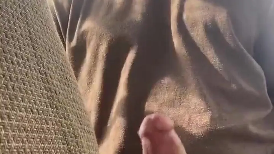 Workie shows massive cock outside truck - ThisVid.com