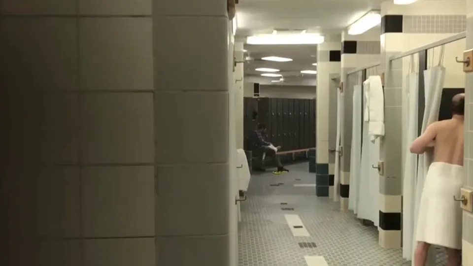 world class locker shower spy  — PornOne em português
