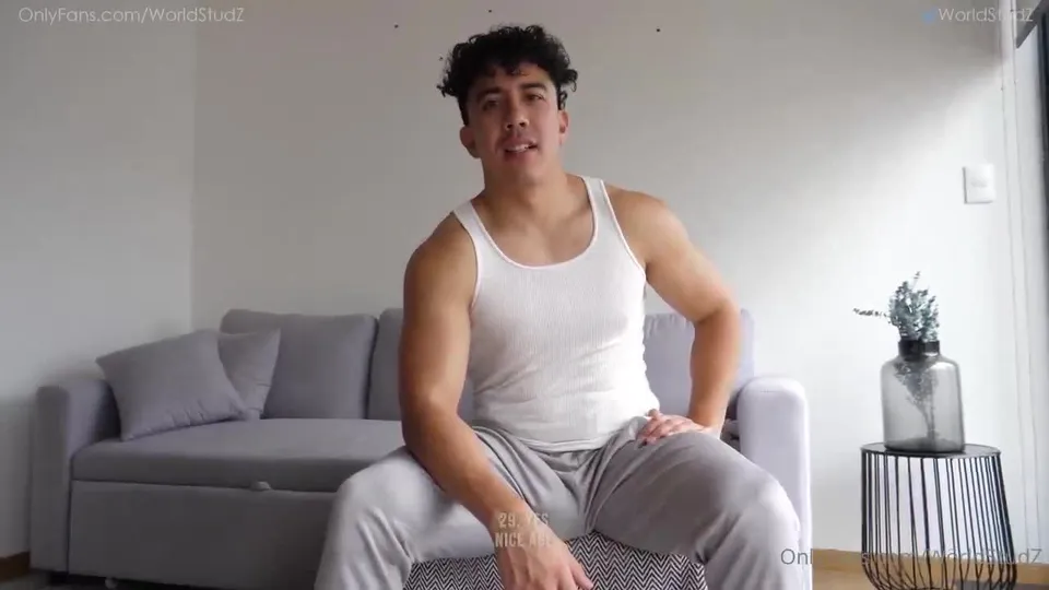 Muscular Gym Hunks in Raw Gay Action