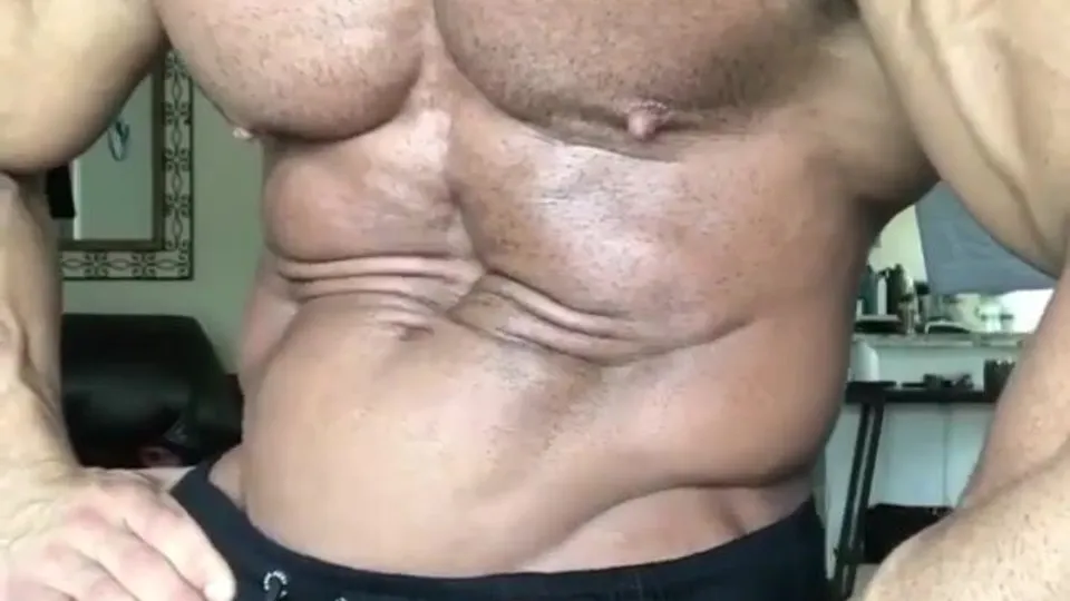 Worship these abs - ThisVid.com