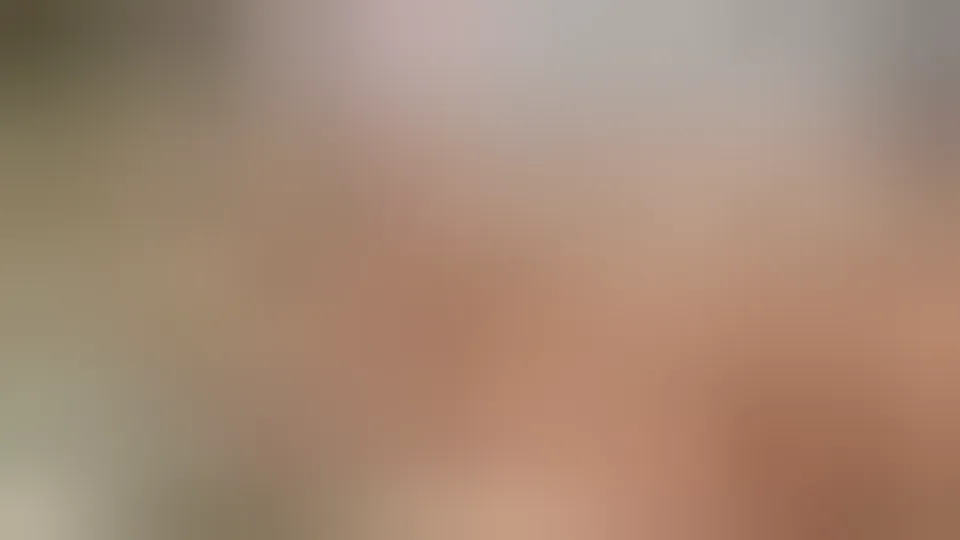 Wunderschöne blondine Cali carter fickt im freien