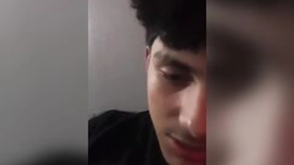 TikTok生配信で自慰する美少年