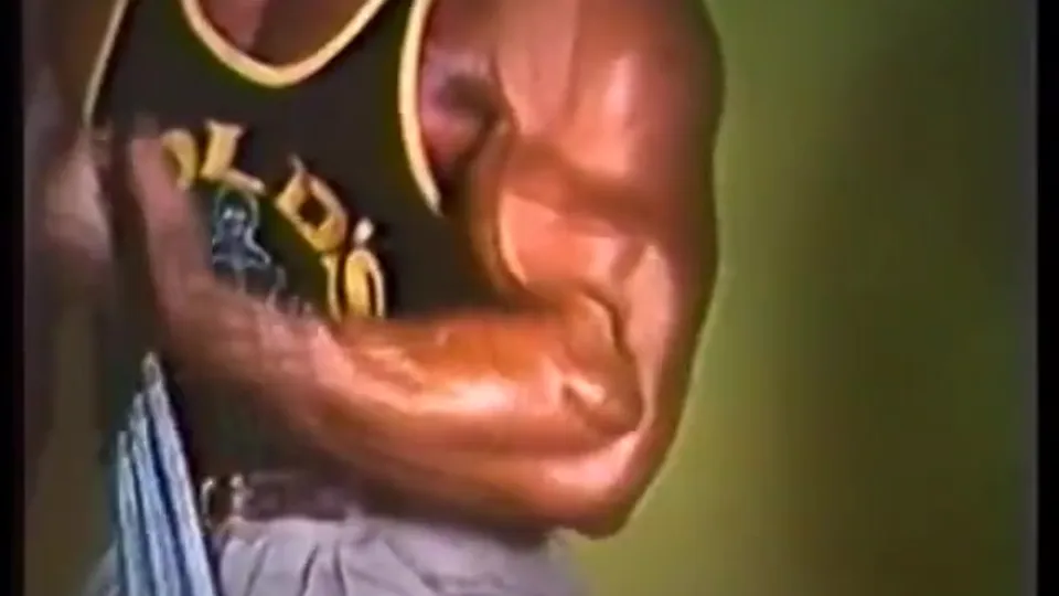 Young Bob Paris Flexing Incredible Body Vintage - ThisVid.com