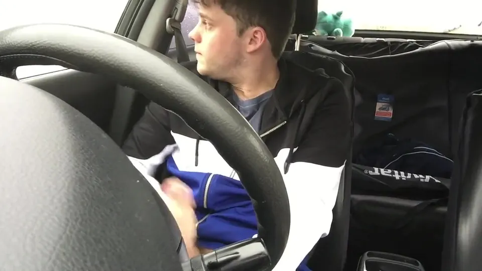 Young chav cums behind the wheel - ThisVid.com
