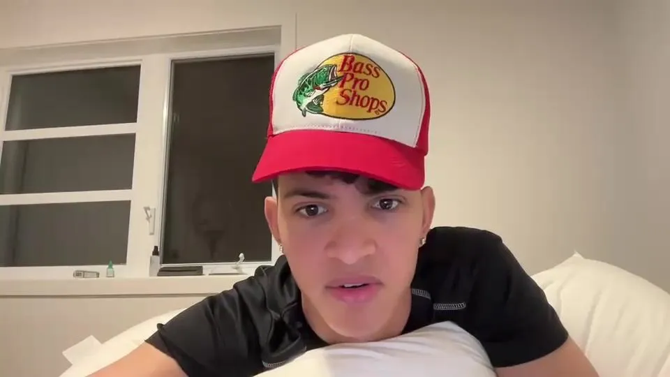 College Guy's Webcam Solo