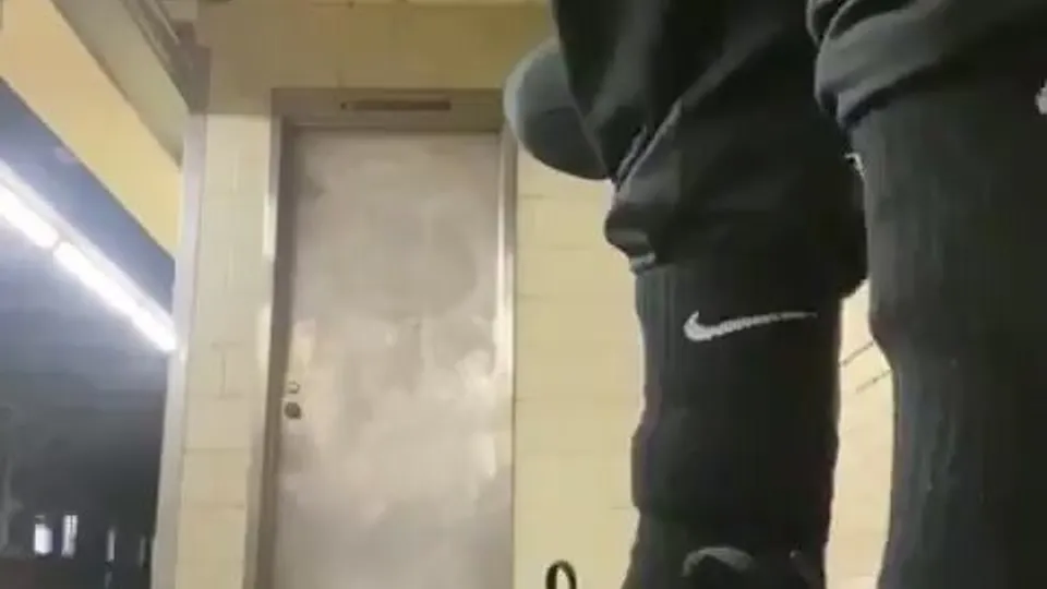 Young fit guys barebacking on a station platform - ThisVid.com
