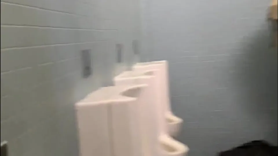 Young Guy at Airport Urinal - ThisVid.com