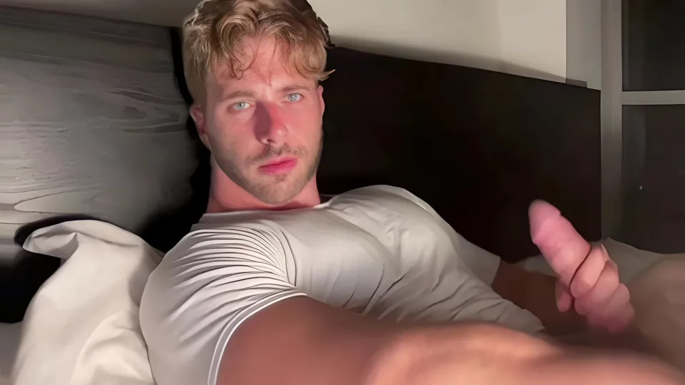 Young Handsome Blonde Guy and His Big Dick - ThisVid.com
