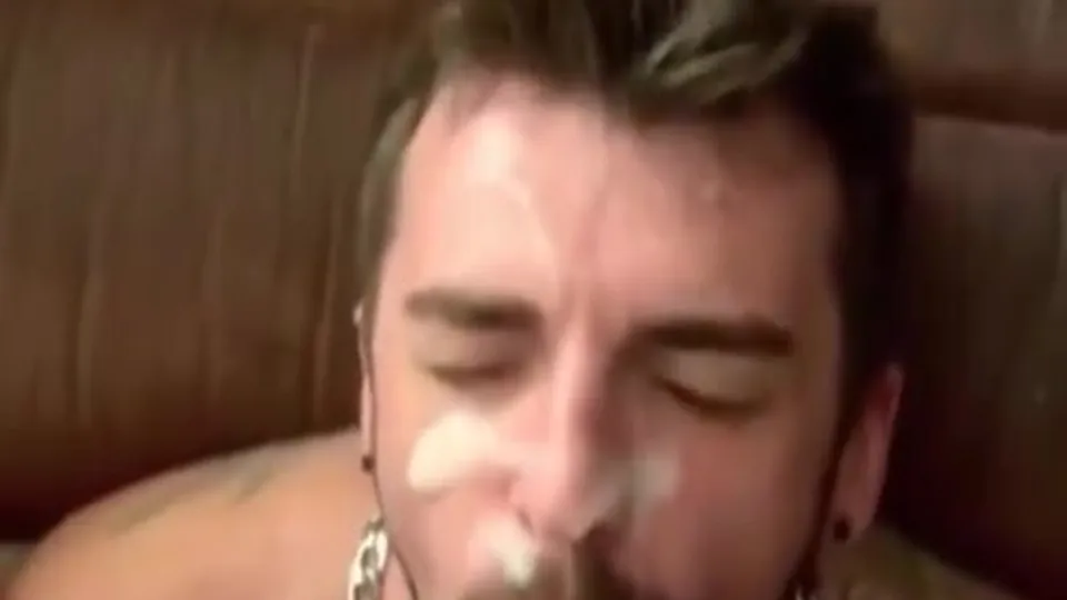 Young man loves the sperm - ThisVid.com