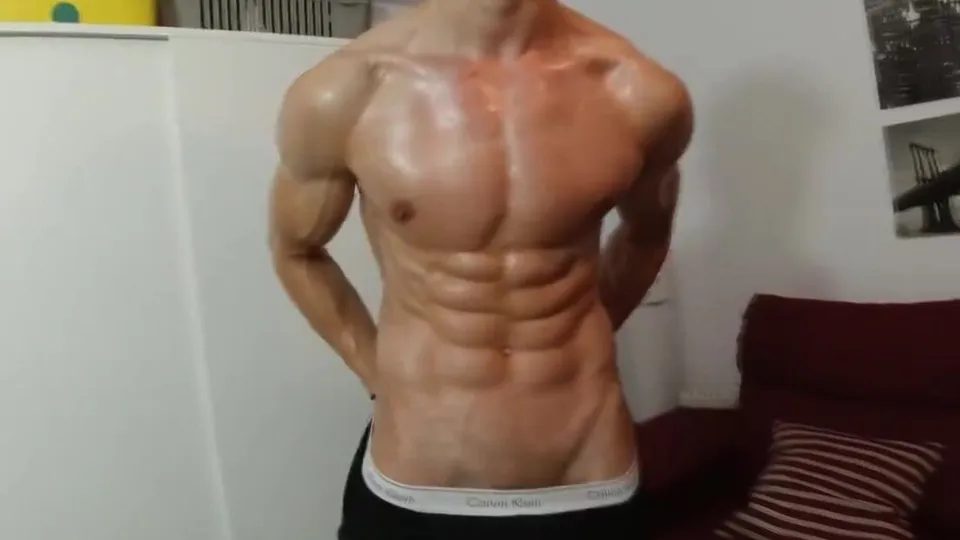 Young Muscles Closeup - ThisVid.com 中文