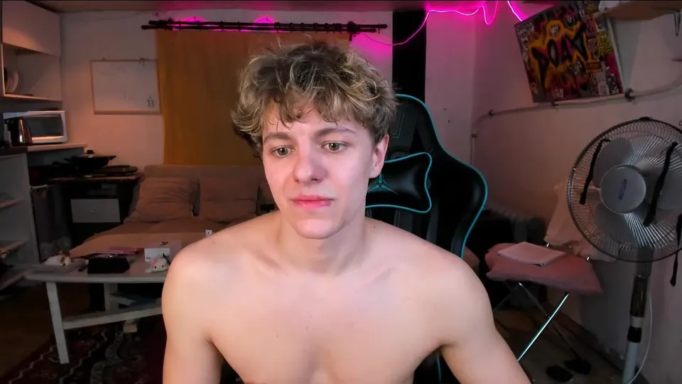 Young Guy Strokes His Bush on Cam