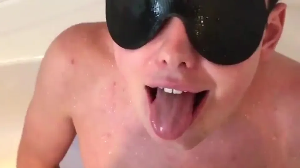 Young Piss Drinker - ThisVid.com