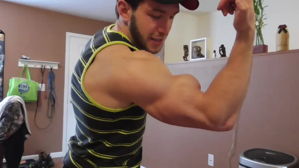 Young Stud - ThisVid.com