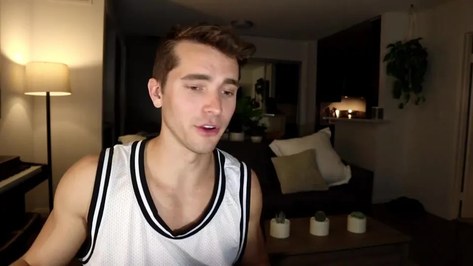 Youtuber 1eaked bottoming - ThisVid.com